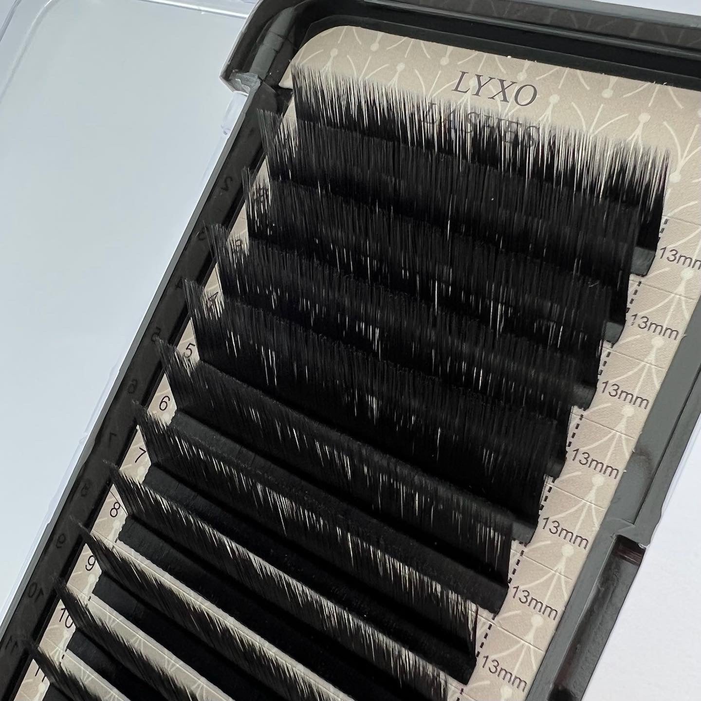 L-curl ögonfransförlängning